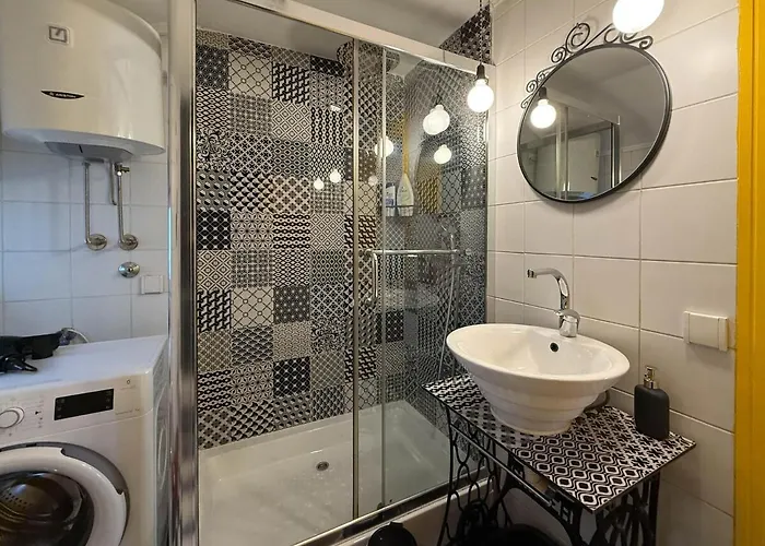 Апартаменты Downtown Cozy *